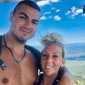 Meet your Posher, Dina